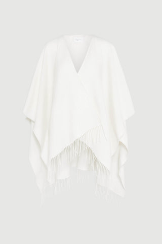 Envelope1976 Fosen shawl Cape Cream