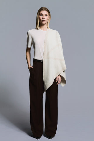 Envelope1976 Triangle scarf Scarf Cream / light beige