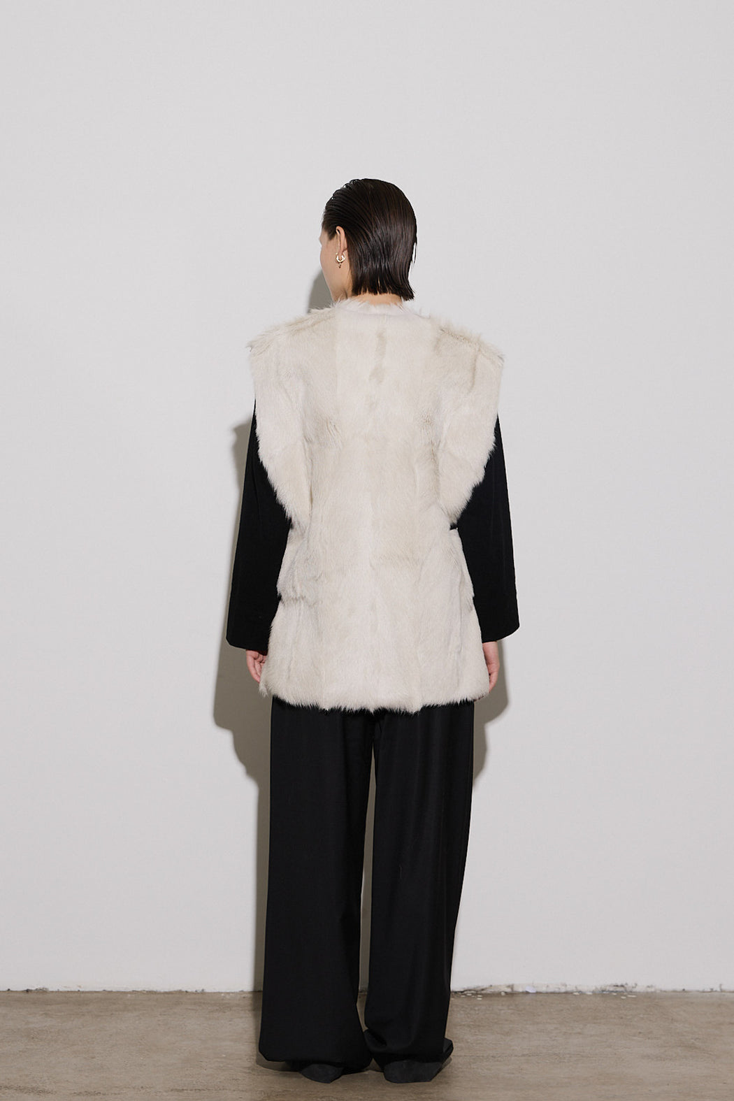 Envelope1976 Ustetind vest - Goat shearling Vest Ecru